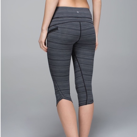 Lululemon Leggings Run Top Speed Crop Cyber Stripe Deep Coal Black Size 6 - Picture 1 of 15